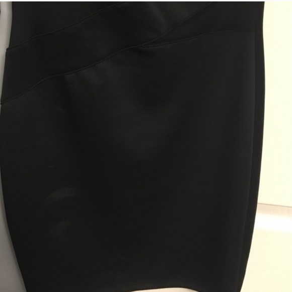 Little black dress with mesh detailing - Picture 4 of 5